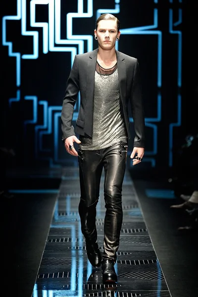 Look 44